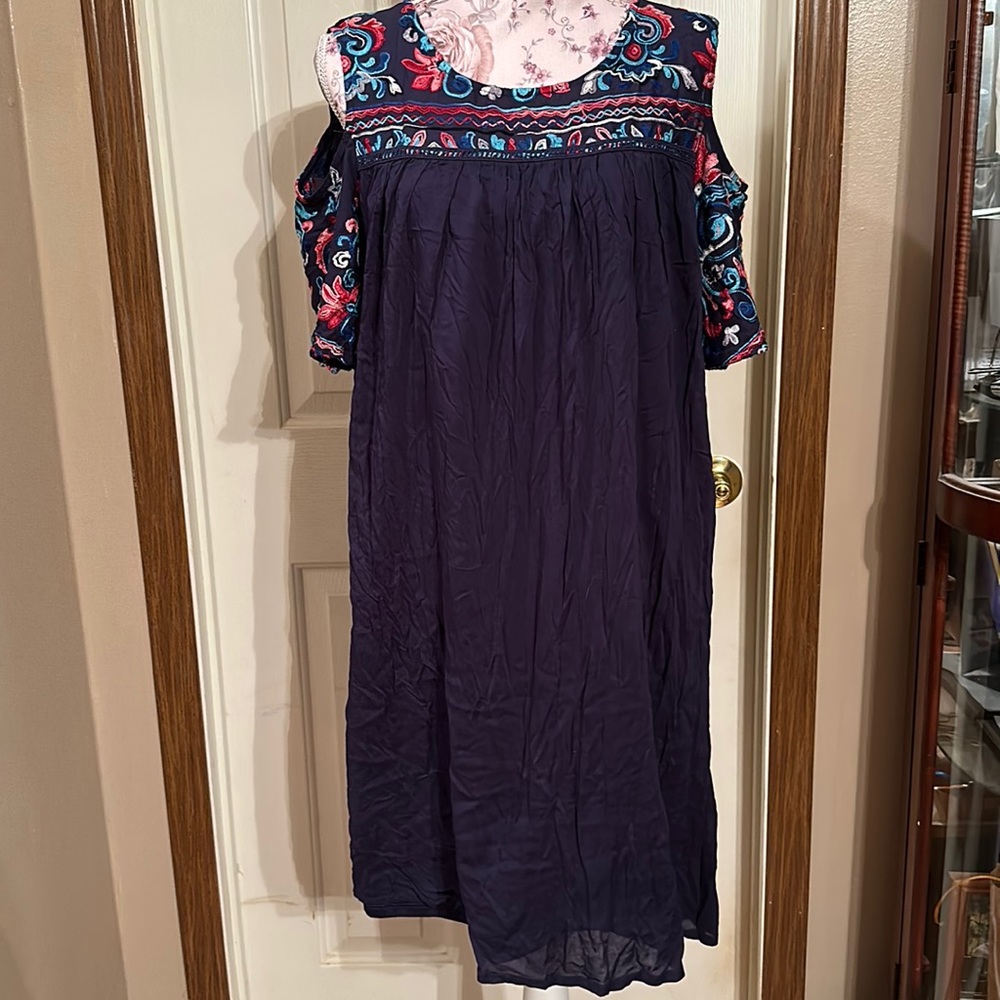 NWT New Directions XL Short Sleeves Peekaboo Shoulder Navy and Red Lined Dress